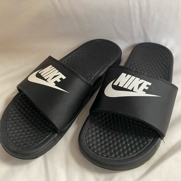 Nike Benassi JDI Slides - Picture 2 of 5